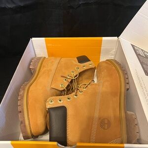 Timberland Men's Classic Wheat Nubuck Boots